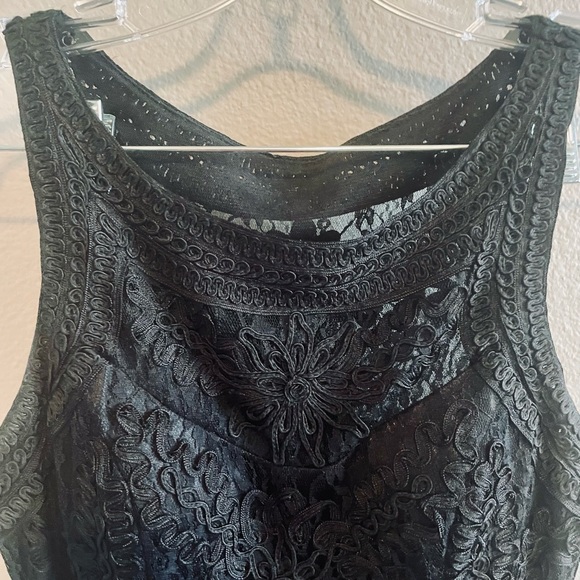 Cinderella Divine black detailed lace STUNNING gown w/ built in bra. - Picture 4 of 8